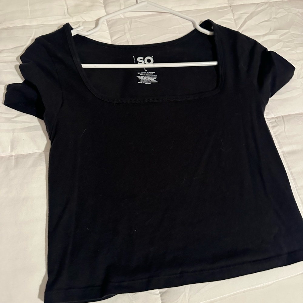 SO Black Cropped Top
Gently used, in great condition